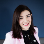 Libby Pier headshot